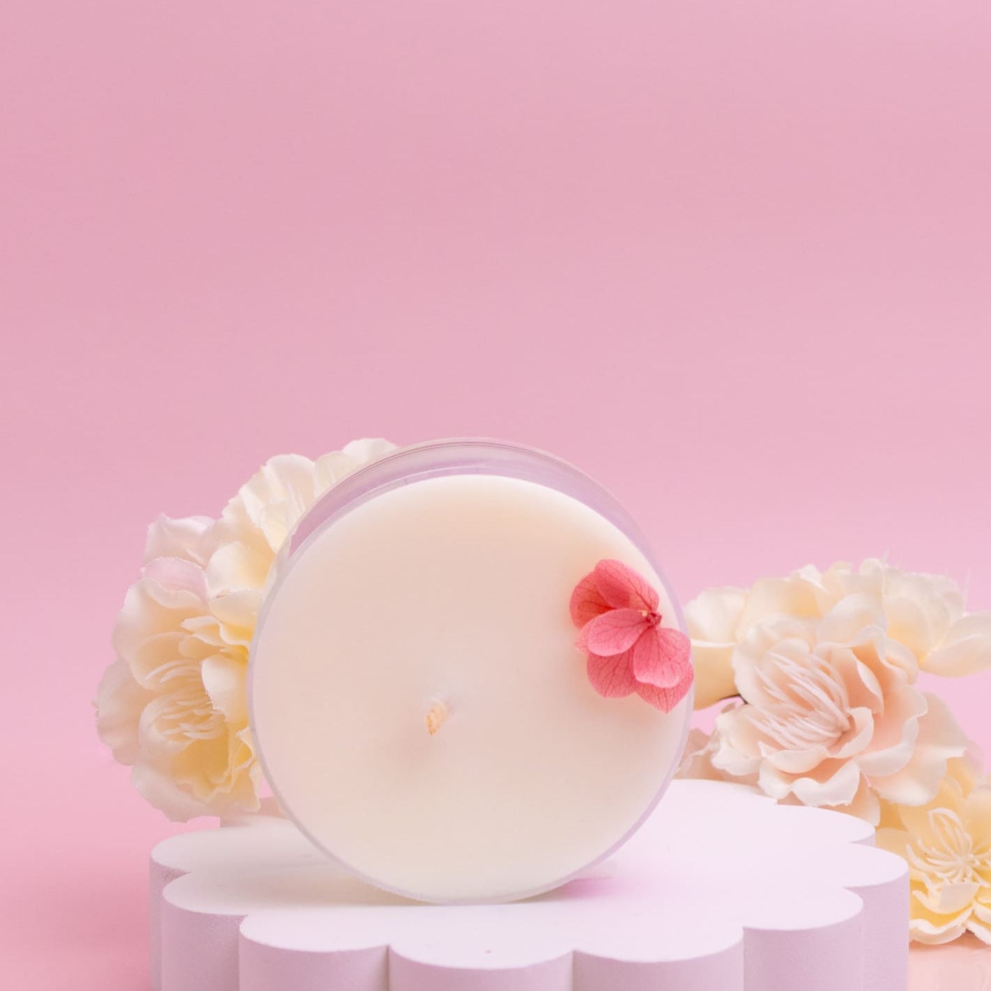 Sheer Lily & White Rose Tealight Candle