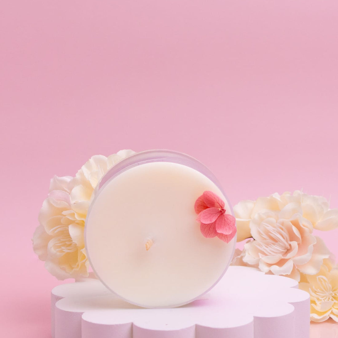 Sheer Lily &amp; White Rose Tealight Candle
